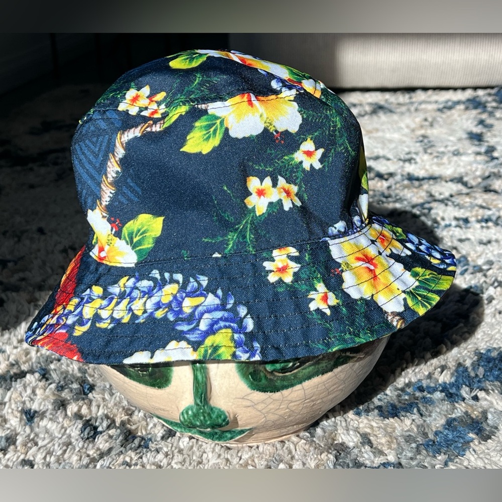 🌺Hawaiian Bucket Hat 🏝️